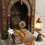 سلسلة شمس البركة الذهبية من Quorvella المصنوعة من سلاسل ستانلس ستيل عالية الجودة ومطلية ذهب.